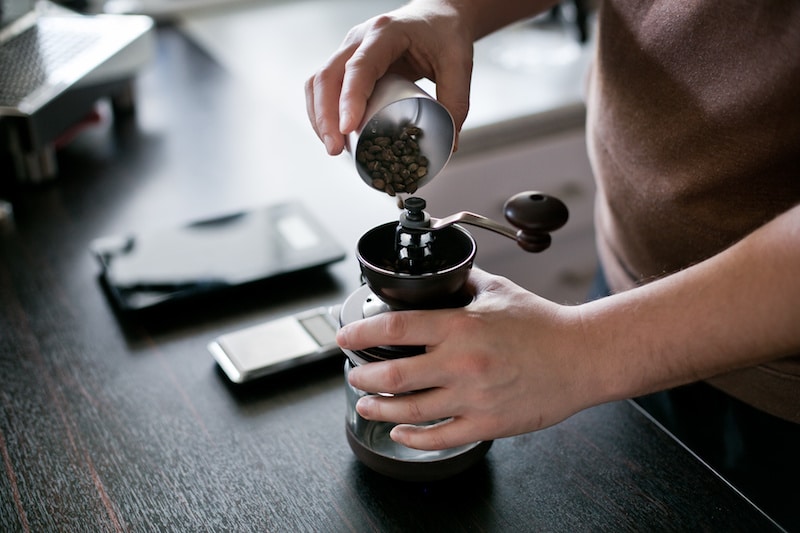 How toUse a Manual Travel Coffee Grinder