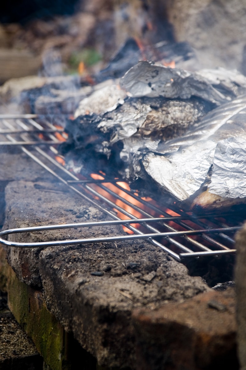 How to Make 
Grilled Shrimp & Veggies Hobo Packets